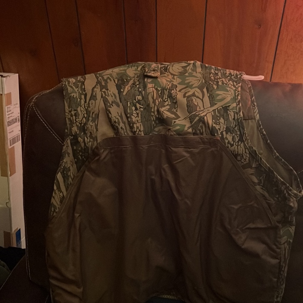 Northwest Territory Men's Hunting Vest Size XL - Picture 4 of 4